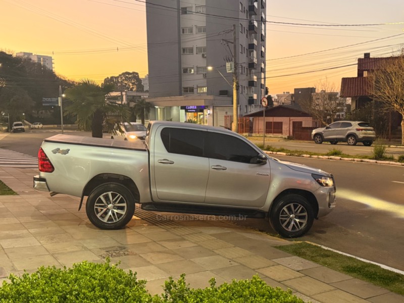 HILUX 2.8 SR 4X4 CD 16V DIESEL 4P AUTOMÁTICO - 2025 - FARROUPILHA