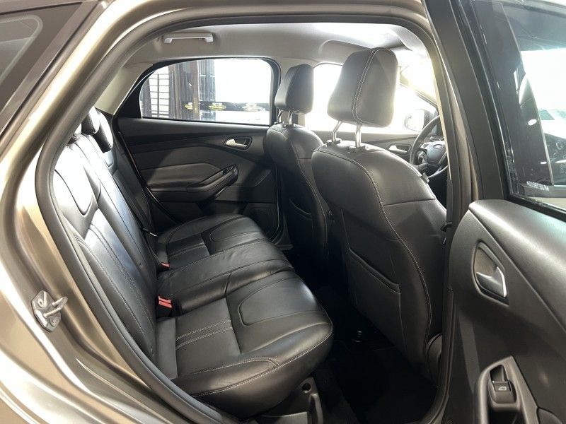 FOCUS 1.6 SE HATCH 16V FLEX 4P AUTOMÁTICO - 2015 - CAXIAS DO SUL