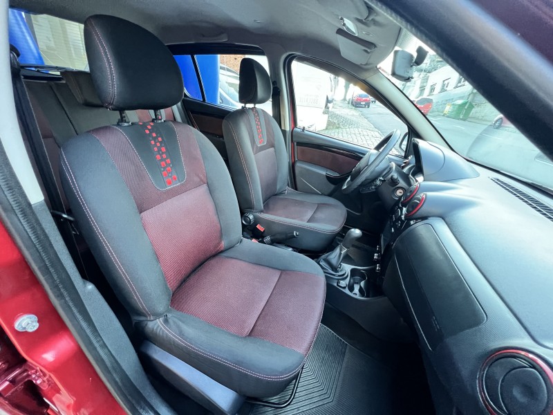 SANDERO 1.6 STEPWAY 8V FLEX 4P MANUAL - 2014 - CAXIAS DO SUL