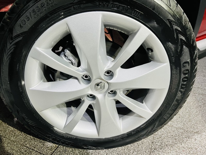 SANDERO 1.6 STEPWAY 8V FLEX 4P MANUAL - 2014 - CAXIAS DO SUL