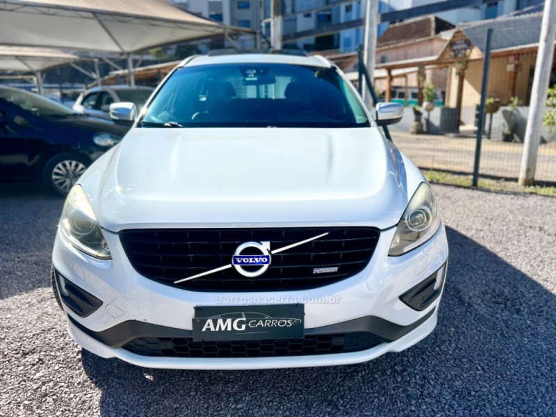 XC60 2.0 T6 R DESIGN TURBO GASOLINA 4P AUTOMÁTICO - 2014 - CAXIAS DO SUL