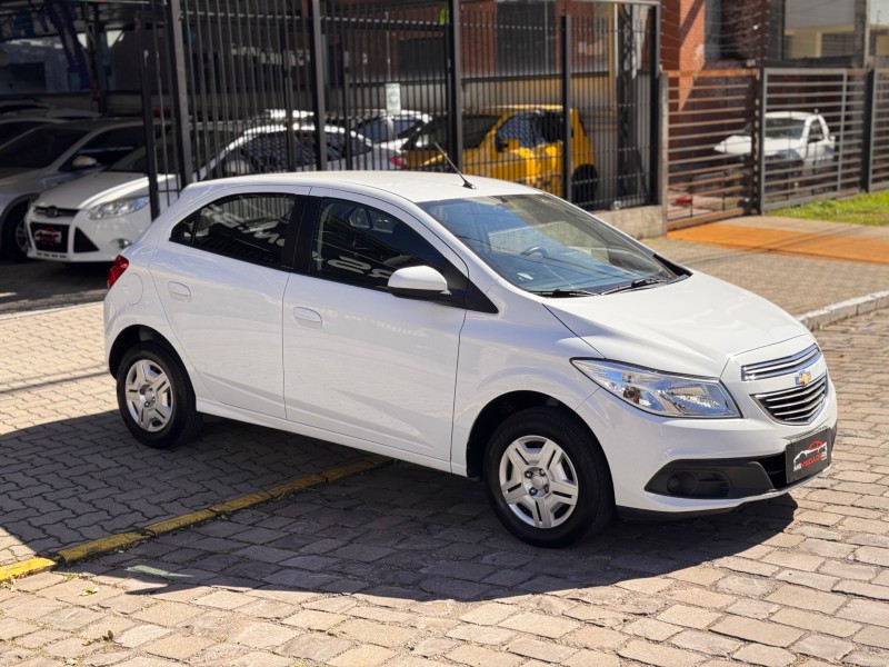 ONIX 1.0 LT PLUS 8V FLEX 4P MANUAL - 2014 - CAXIAS DO SUL