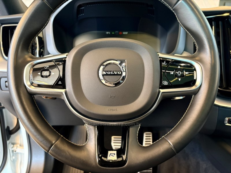 XC60 2.0 T8 R DESIGN HYBRID GASOLINA 4P AUTOMÁTICO - 2020 - CAMPO BOM