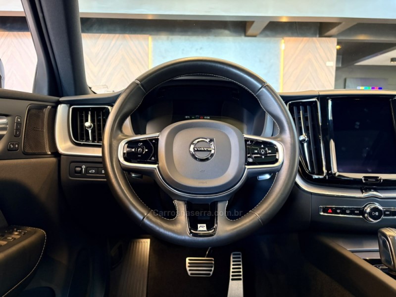 XC60 2.0 T8 R DESIGN HYBRID GASOLINA 4P AUTOMÁTICO - 2020 - CAMPO BOM
