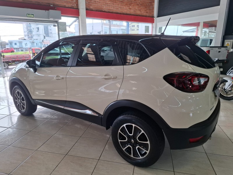 CAPTUR 1.6 LIFE 16V FLEX 4P AUTOMÁTICO - 2019 - FARROUPILHA