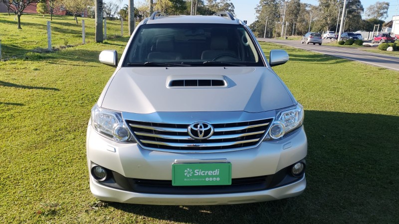 HILUX SW4 3.0 SRV 4X4 7 LUGARES 16V TURBO INTERCOOLER DIESEL 4P AUTOMÁTICO - 2014 - FARROUPILHA