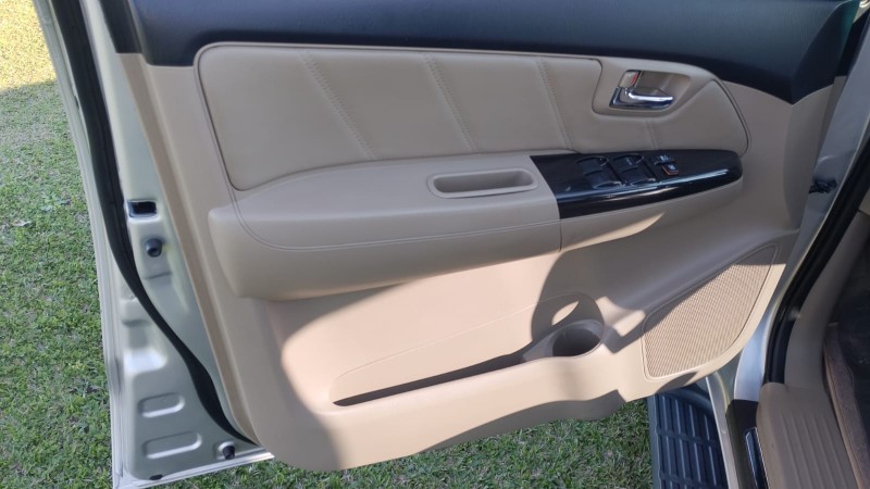 HILUX SW4 3.0 SRV 4X4 7 LUGARES 16V TURBO INTERCOOLER DIESEL 4P AUTOMÁTICO - 2014 - FARROUPILHA