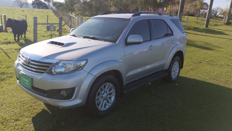 hilux sw4 3.0 srv 4x4 7 lugares 16v turbo intercooler diesel 4p automatico 2014 farroupilha