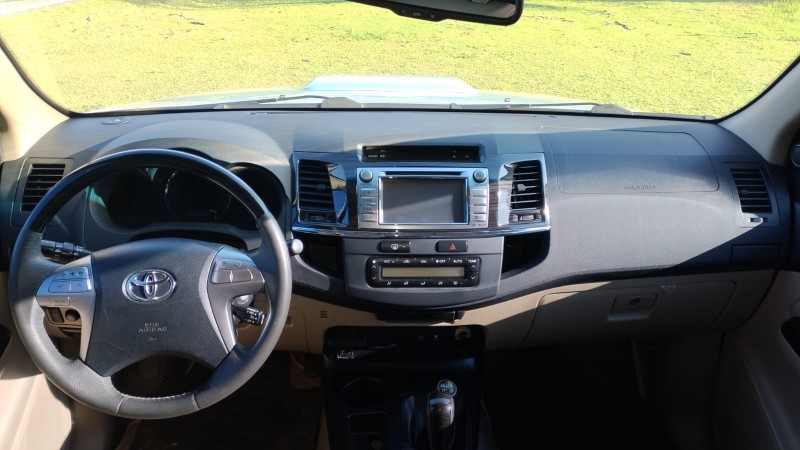 HILUX SW4 3.0 SRV 4X4 7 LUGARES 16V TURBO INTERCOOLER DIESEL 4P AUTOMÁTICO - 2014 - FARROUPILHA