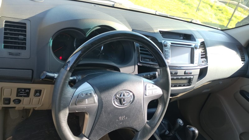 HILUX SW4 3.0 SRV 4X4 7 LUGARES 16V TURBO INTERCOOLER DIESEL 4P AUTOMÁTICO - 2014 - FARROUPILHA