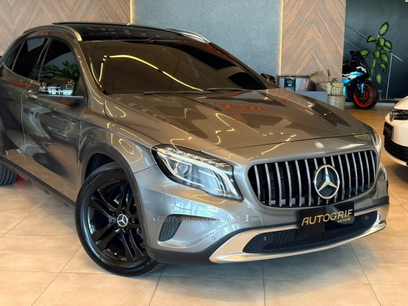 GLA 200 1.6 CGI VISION BLACK EDITION 16V TURBO GASOLINA 4P AUTOMÁTICO - 2015 - CAMPO BOM