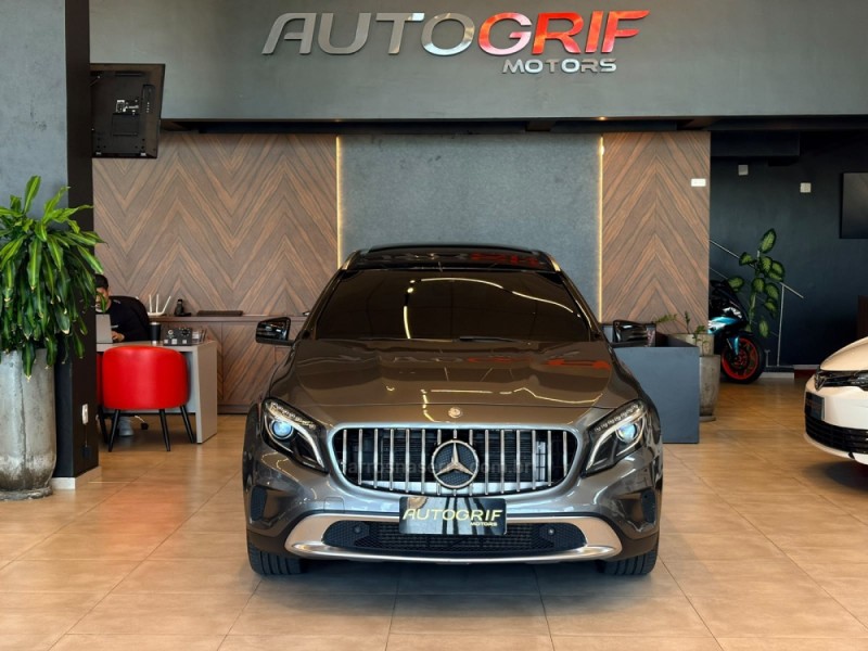 GLA 200 1.6 CGI VISION BLACK EDITION 16V TURBO GASOLINA 4P AUTOMÁTICO - 2015 - CAMPO BOM