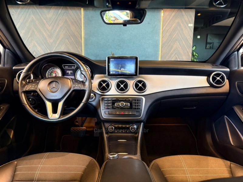 GLA 200 1.6 CGI VISION BLACK EDITION 16V TURBO GASOLINA 4P AUTOMÁTICO - 2015 - CAMPO BOM