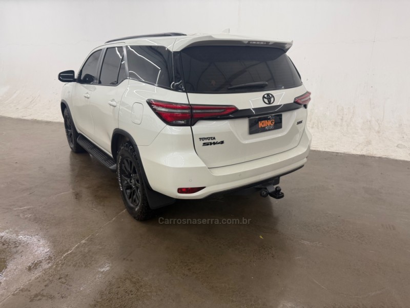 HILUX SW4 2.8 SRX 4X4 7 LUGARES 16V TURBO INTERCOOLER DIESEL 4P AUTOMÁTICO - 2021 - CAXIAS DO SUL