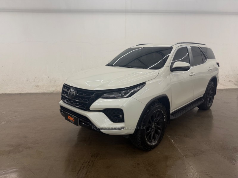 HILUX SW4 2.8 SRX 4X4 7 LUGARES 16V TURBO INTERCOOLER DIESEL 4P AUTOMÁTICO - 2021 - CAXIAS DO SUL