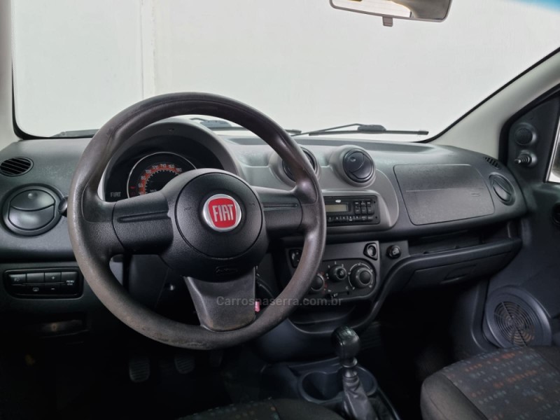 UNO 1.0 EVO VIVACE 8V FLEX 4P MANUAL - 2013 - VACARIA