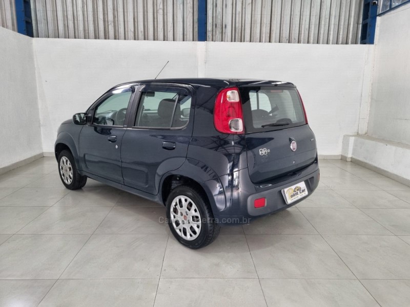 UNO 1.0 EVO VIVACE 8V FLEX 4P MANUAL - 2013 - VACARIA