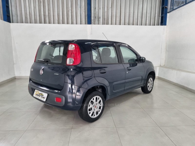 UNO 1.0 EVO VIVACE 8V FLEX 4P MANUAL - 2013 - VACARIA