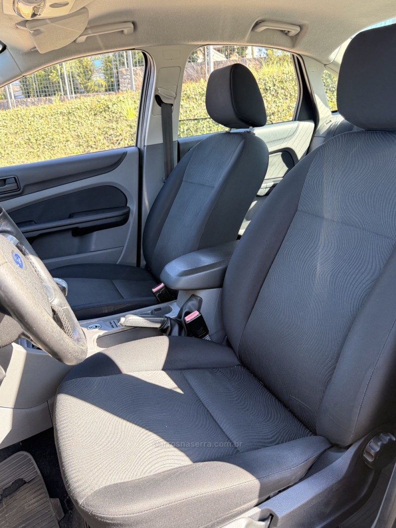 FOCUS 2.0 GLX 16V FLEX 4P MANUAL - 2013 - CAXIAS DO SUL
