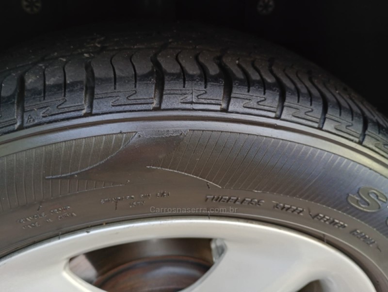 FOCUS 1.6 GL 16V FLEX 4P MANUAL - 2012 - FARROUPILHA