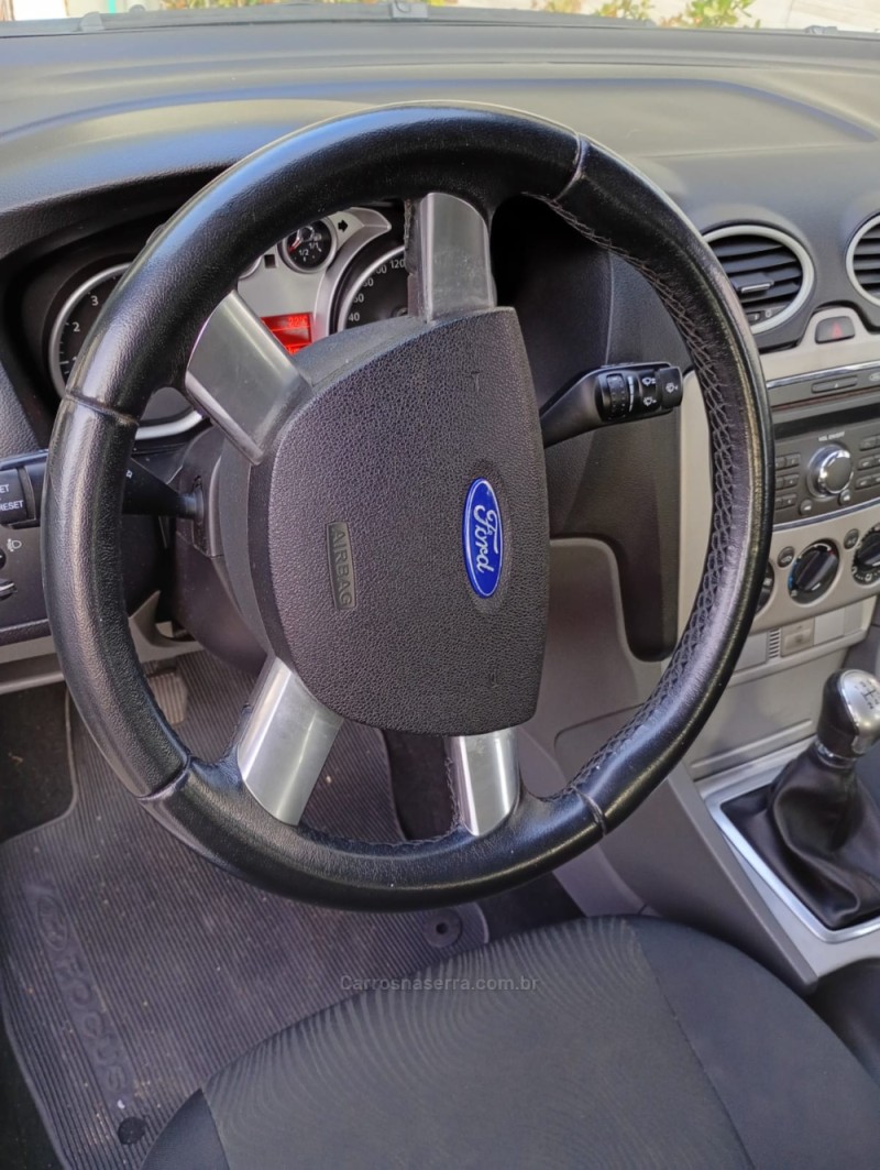 FOCUS 1.6 GL 16V FLEX 4P MANUAL - 2012 - FARROUPILHA