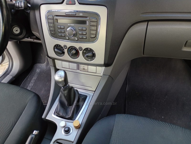 FOCUS 1.6 GL 16V FLEX 4P MANUAL - 2012 - FARROUPILHA