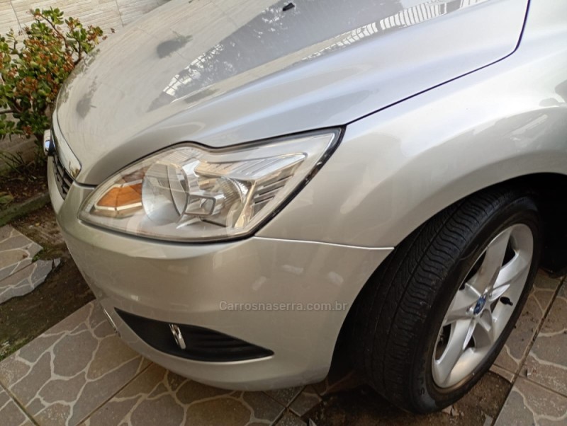 FOCUS 1.6 GL 16V FLEX 4P MANUAL - 2012 - FARROUPILHA