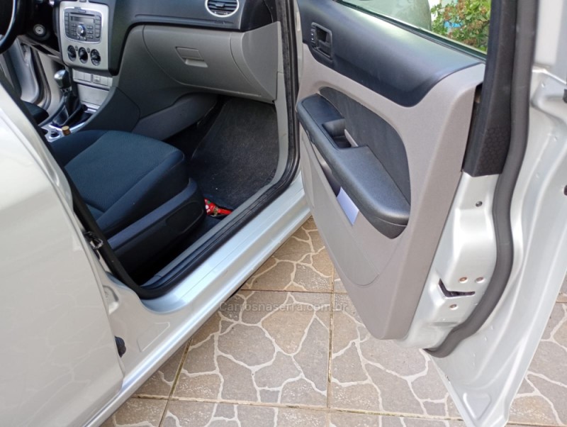 FOCUS 1.6 GL 16V FLEX 4P MANUAL - 2012 - FARROUPILHA