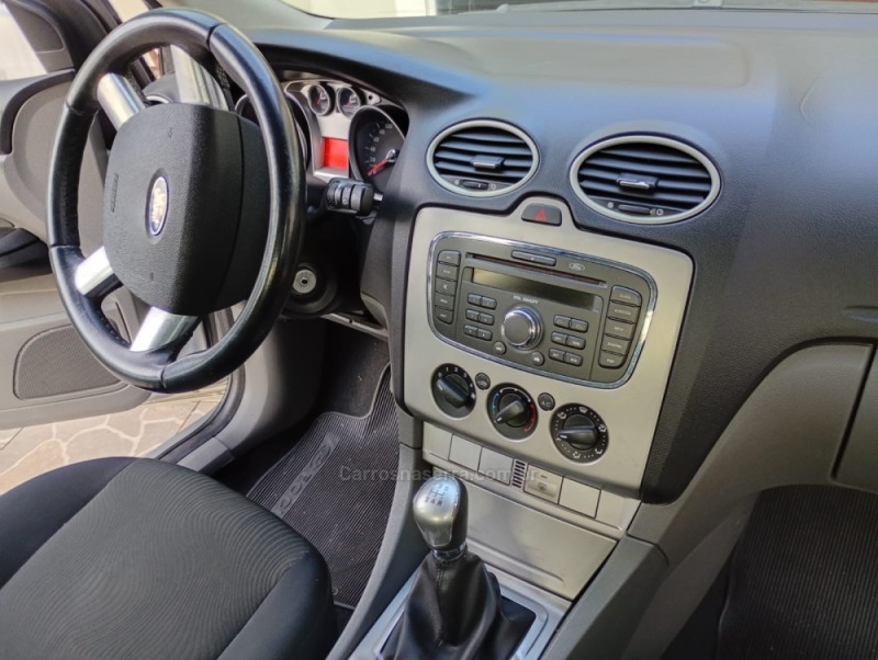 FOCUS 1.6 GL 16V FLEX 4P MANUAL - 2012 - FARROUPILHA