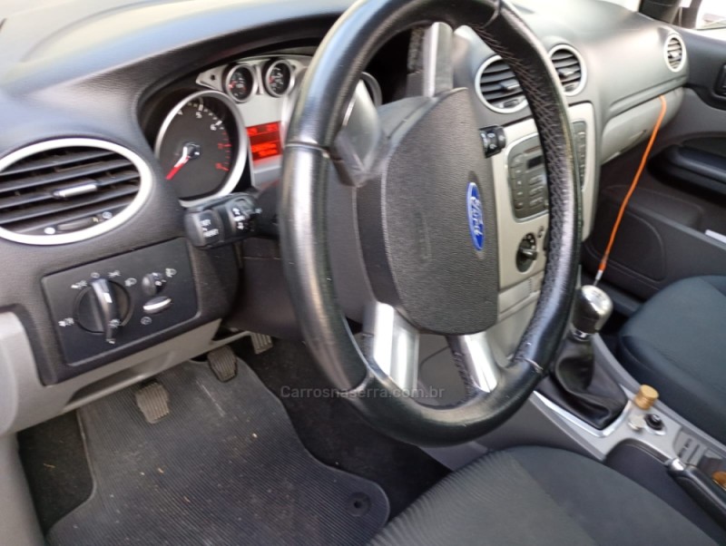 FOCUS 1.6 GL 16V FLEX 4P MANUAL - 2012 - FARROUPILHA