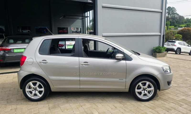 FOX 1.6 MI ITREND 8V FLEX 4P MANUAL - 2013 - LAJEADO