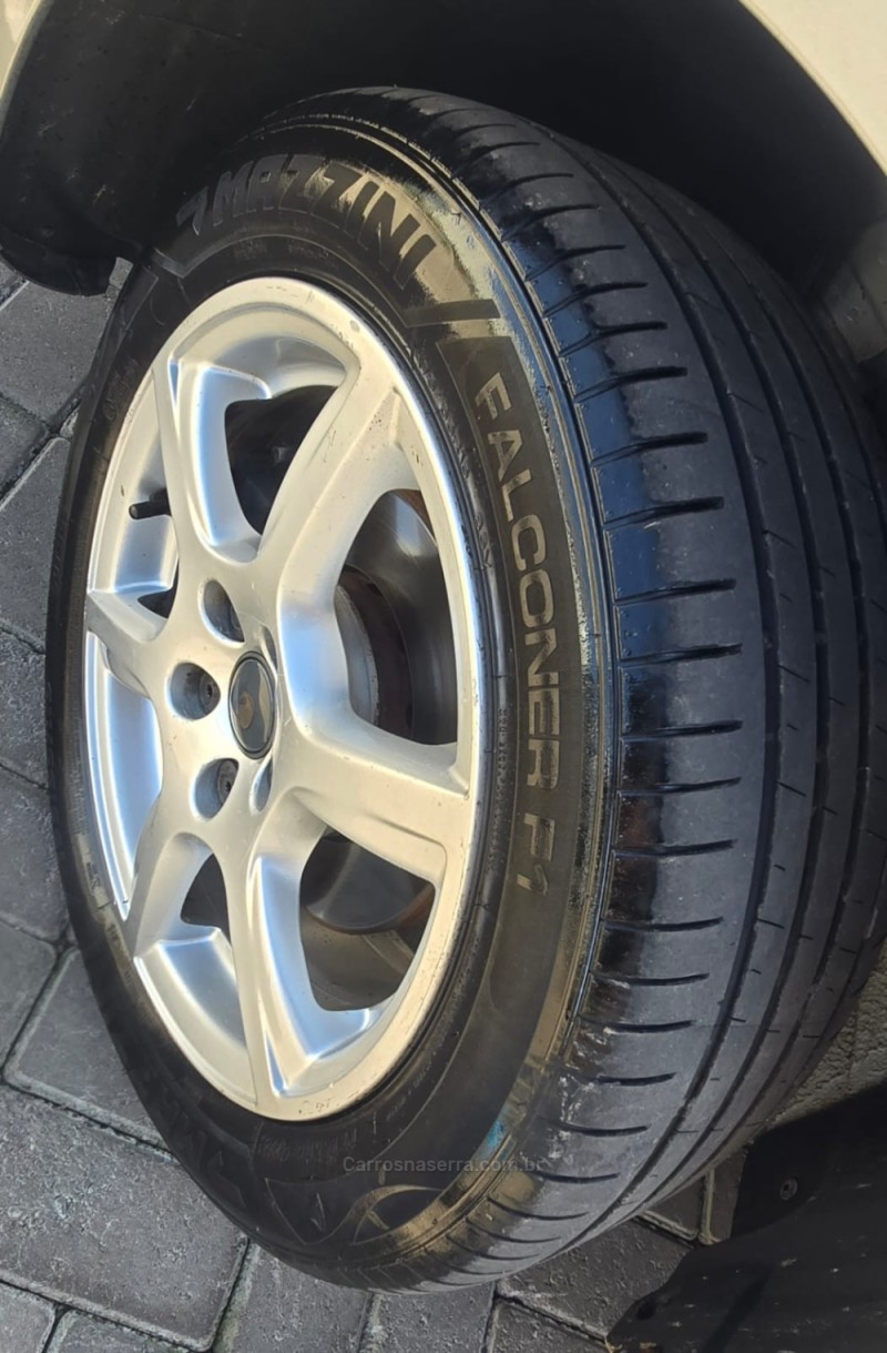 FOX 1.6 MI ITREND 8V FLEX 4P MANUAL - 2013 - LAJEADO