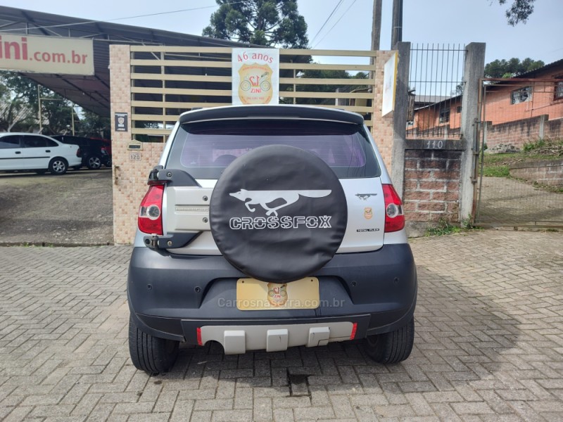 CROSSFOX 1.6 MI FLEX 8V 4P MANUAL - 2006 - CANELA