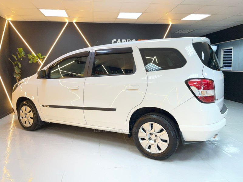 SPIN 1.8 LT 8V FLEX 4P MANUAL - 2017 - NOVO HAMBURGO