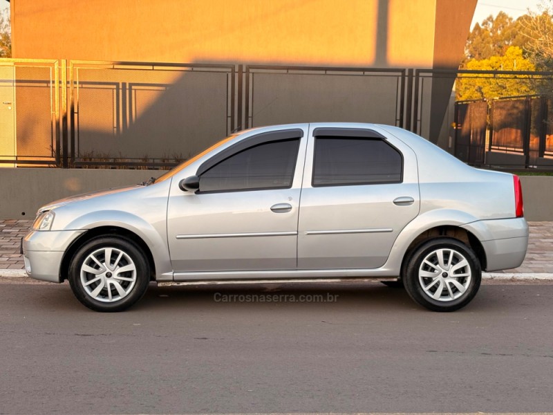 LOGAN 1.6 AUTHENTIQUE 8V TORQUE FLEX 4P MANUAL - 2010 - ESTâNCIA VELHA