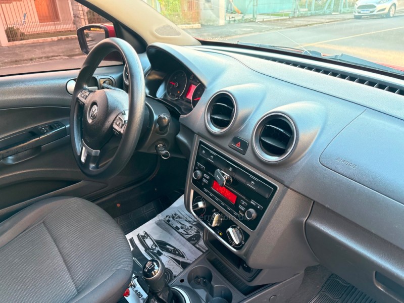 VOYAGE 1.6 MI 8V FLEX 4P MANUAL - 2014 - ESTâNCIA VELHA