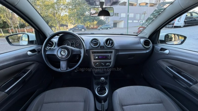 VOYAGE 1.0 MI TRENDLINE 8V FLEX 4P MANUAL - 2013 - NOVO HAMBURGO