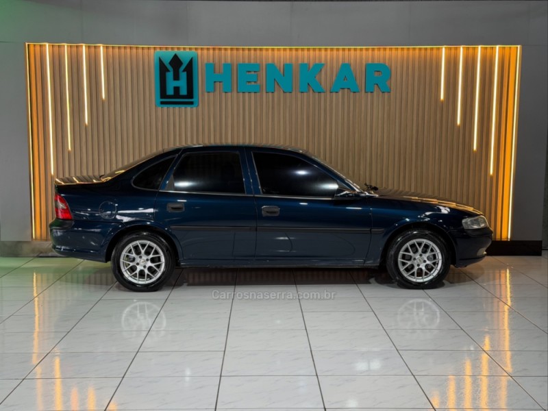 VECTRA 2.2 MPFI GLS 8V GASOLINA 4P MANUAL - 1999 - CAMPO BOM