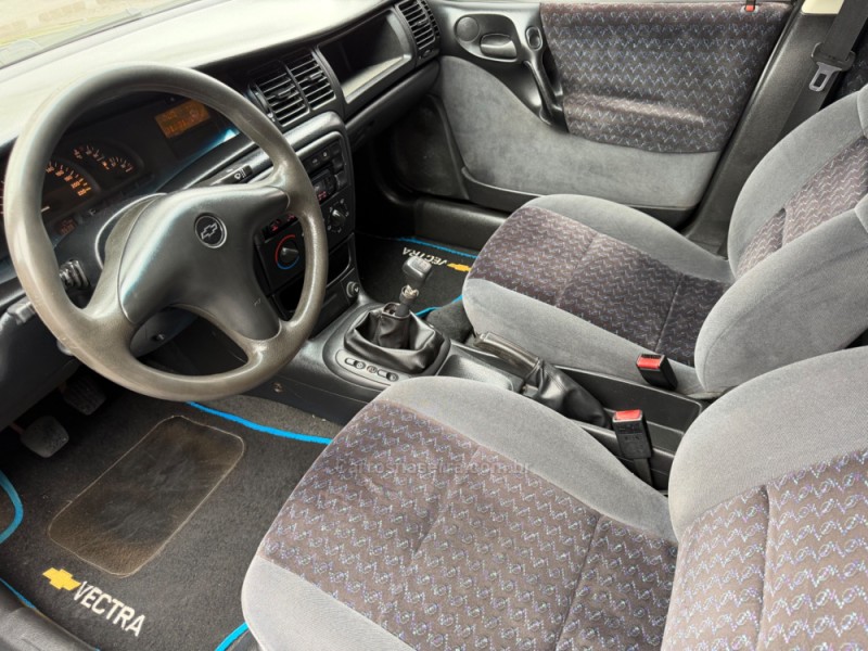 VECTRA 2.2 MPFI GLS 8V GASOLINA 4P MANUAL - 1999 - CAMPO BOM