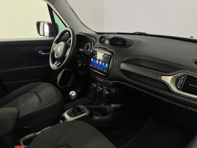 RENEGADE 1.8 16V FLEX SPORT 4P MANUAL - 2016 - CARLOS BARBOSA