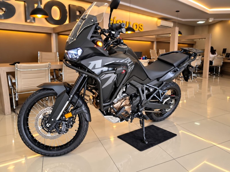 crf 1100l africa twin  2024 dois irmaos