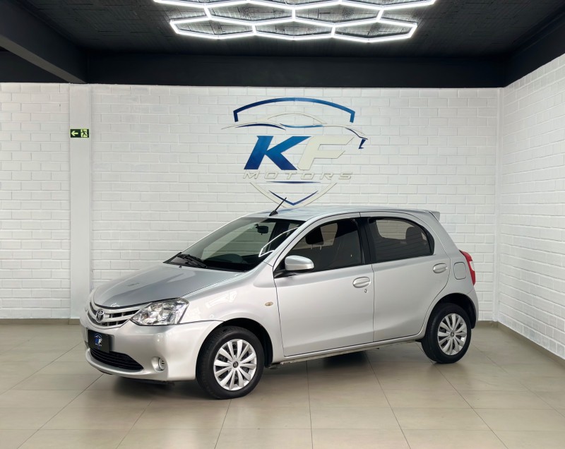 ETIOS 1.5 XS 16V FLEX 4P MANUAL
