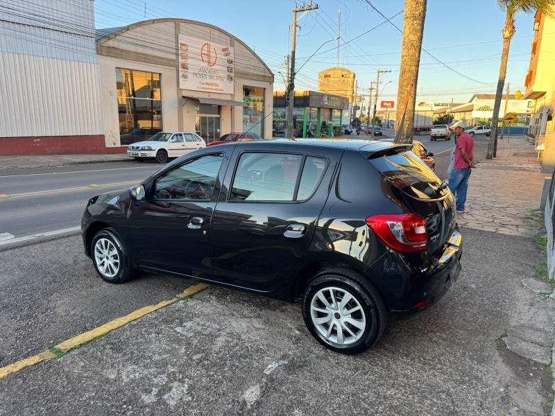 SANDERO 1.0 EXPRESSION 16V FLEX 4P MANUAL - 2015 - VACARIA