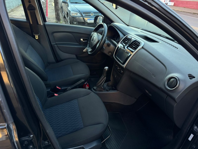 SANDERO 1.0 EXPRESSION 16V FLEX 4P MANUAL - 2015 - VACARIA
