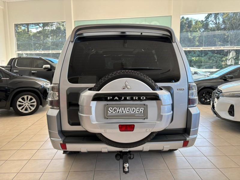 PAJERO 3.2 4X4 16V TURBO INTERCOOLER DIESEL 4P AUTOMÁTICO - 2010 - NOVA PETRóPOLIS
