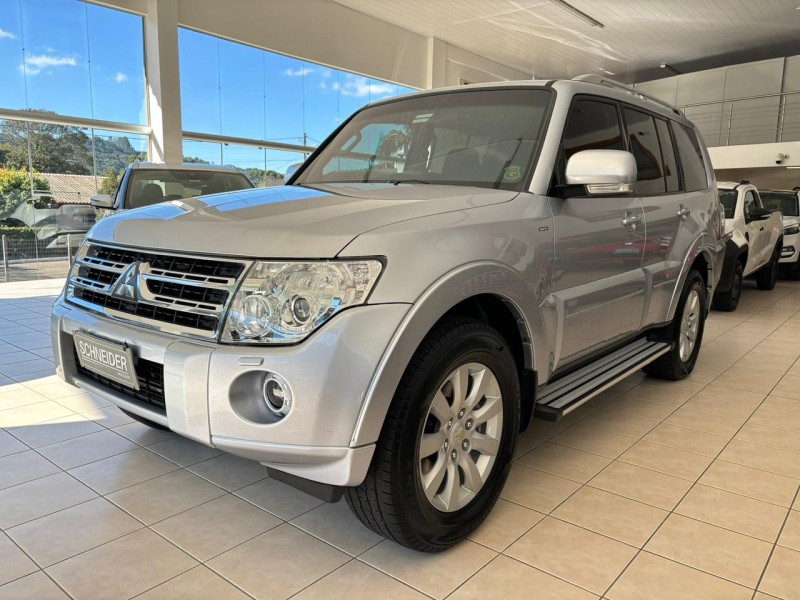 PAJERO 3.2 4X4 16V TURBO INTERCOOLER DIESEL 4P AUTOMÁTICO - 2010 - NOVA PETRóPOLIS