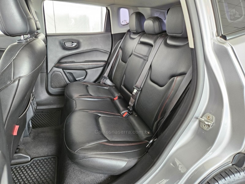 COMPASS 2.0 16V DIESEL TRAILHAWK 4X4 AUTOMÁTICO - 2020 - TAPEJARA