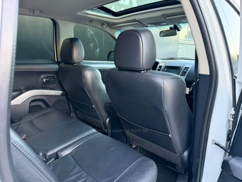 OUTLANDER 3.0 GT4 4X4 V6 24V GASOLINA 4P AUTOMÁTICO - 2013 - ESTâNCIA VELHA