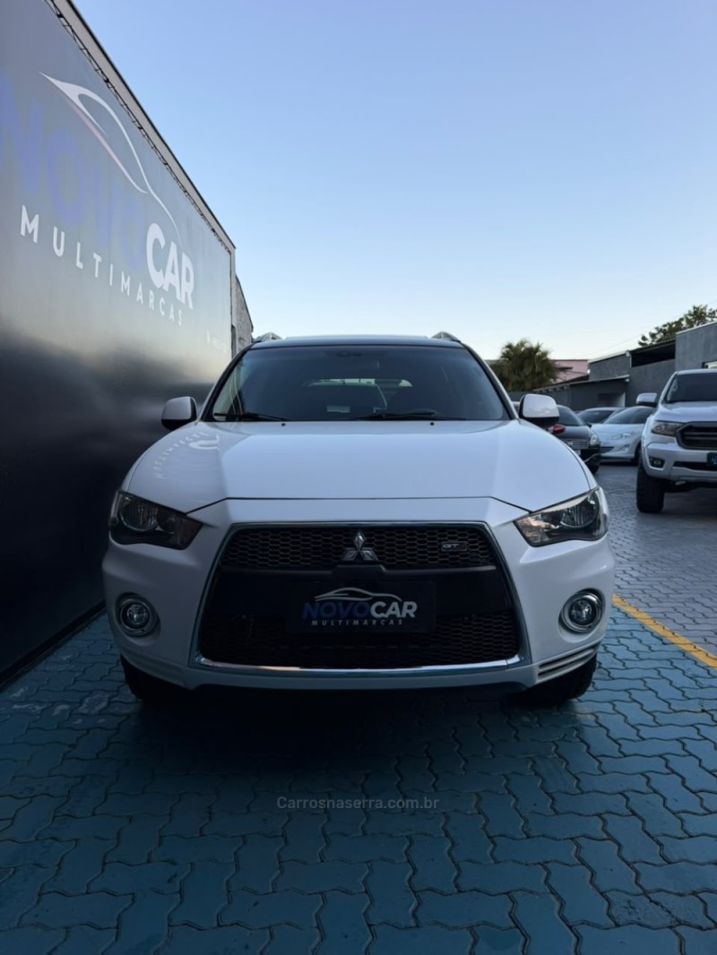 OUTLANDER 3.0 GT4 4X4 V6 24V GASOLINA 4P AUTOMÁTICO - 2013 - ESTâNCIA VELHA