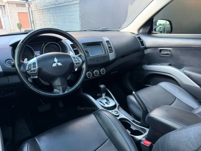 OUTLANDER 3.0 GT4 4X4 V6 24V GASOLINA 4P AUTOMÁTICO - 2013 - ESTâNCIA VELHA